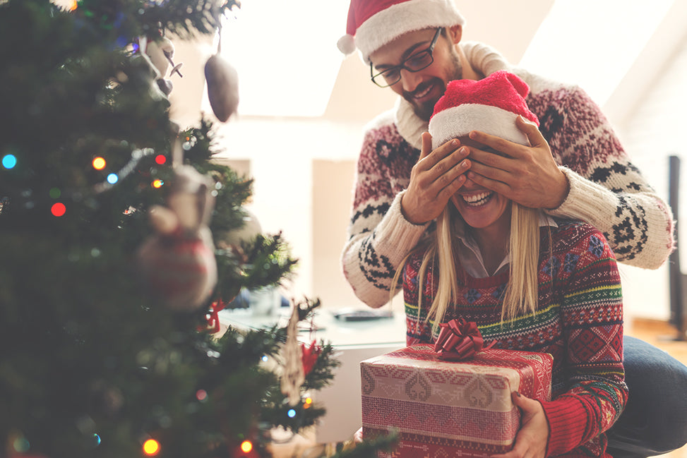 5 cadeaux que tu peux offrir devant toute la visite à Noël