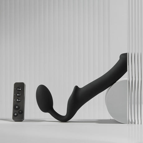 Strap-on-me - Vibrating Bendable Strap-On 3 Motors - Boutique Séduction